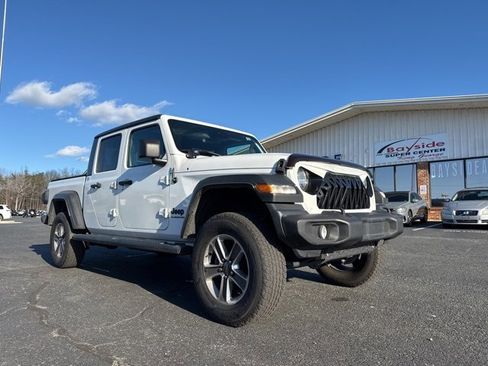 Used 2020 Jeep Gladiator Sport w/ Quick Order Package 24S image 2