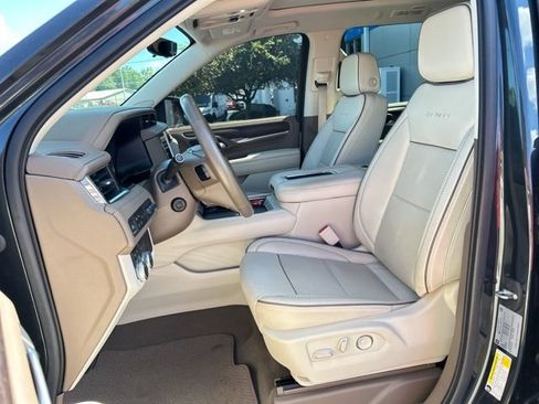 Used 2021 GMC Yukon Denali w/ Denali Premium Package AWD/4WD image 31