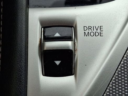 Used 2017 INFINITI Q50 Signature Edition w/ All Weather Package (L93) image 26