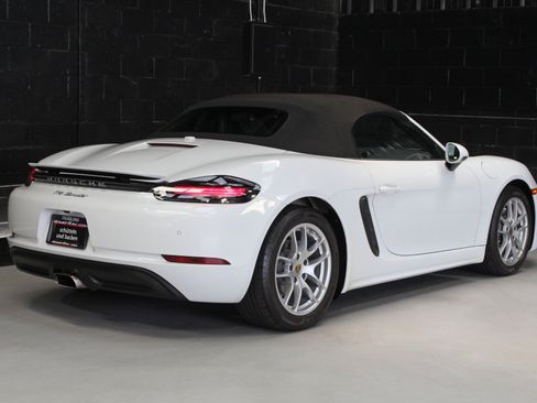 Used 2021 Porsche 718 Boxster w/ Premium Package RWD image 92