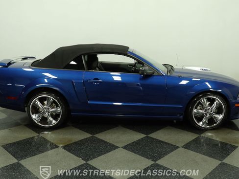 Used 2009 Ford Mustang GT RWD image 13