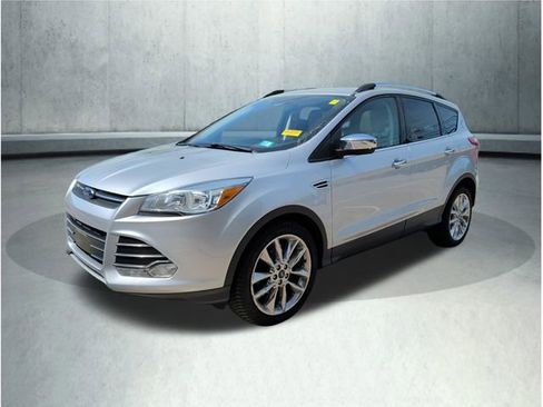 Used 2016 Ford Escape SE w/ SE Chrome Package FWD image 1
