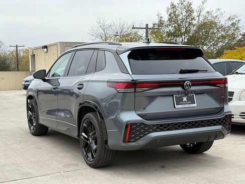 New 2026 Volkswagen Tiguan SE R-Line image 8