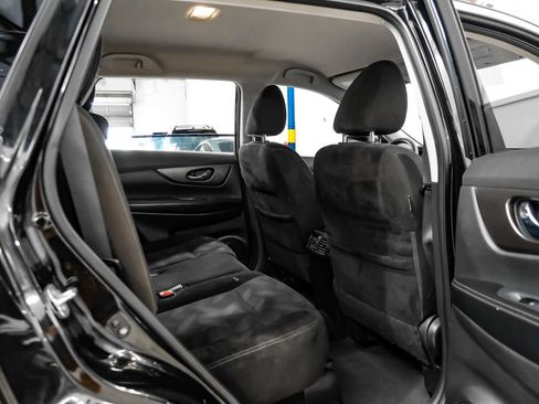 Used 2015 Nissan Rogue SV w/ SV Family Package FWD image 44