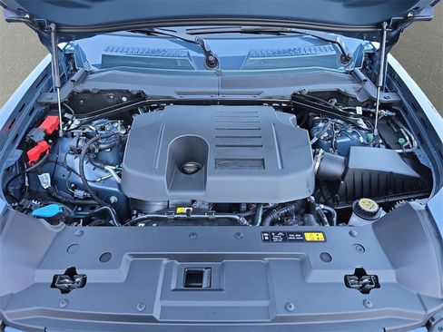 New 2026 Land Rover Defender 110 X-Dynamic SE image 31