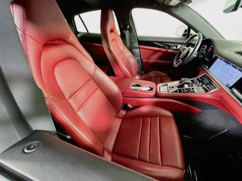 Used 2020 Porsche Panamera 4 AWD/4WD image 28