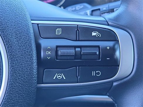 Used 2024 Kia Sportage EX image 9