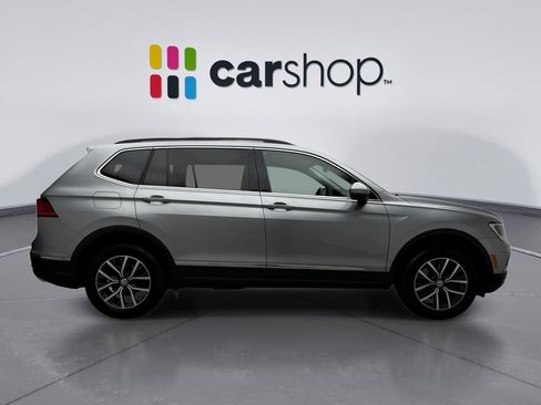 Used 2020 Volkswagen Tiguan SE w/ Panoramic Sunroof Package image 6