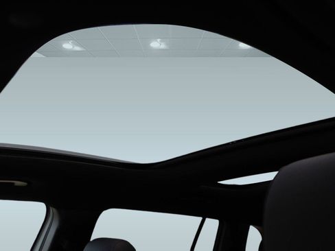 New 2025 Mercedes-Benz GLB 250 4MATIC image 61