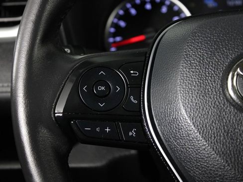 Used 2021 Toyota RAV4 XLE Premium image 25