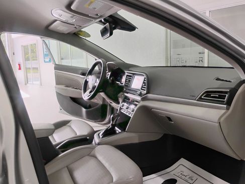 Used 2020 Hyundai Elantra Limited FWD image 41