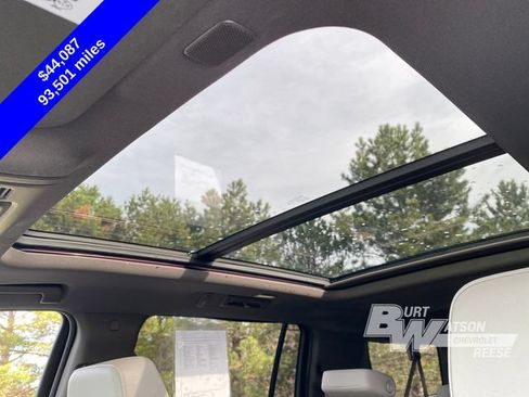 Used 2023 Chevrolet Suburban Z71 w/ Luxury Package AWD/4WD image 27