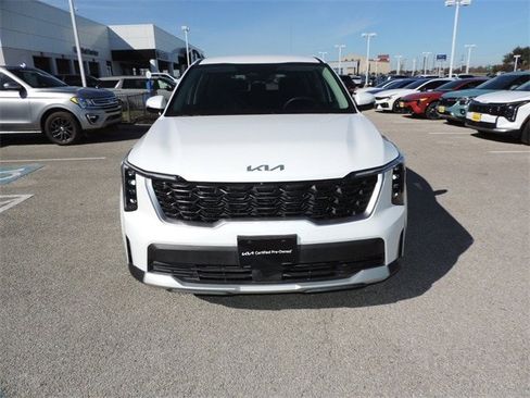 Used 2026 Kia Sorento LX image 2