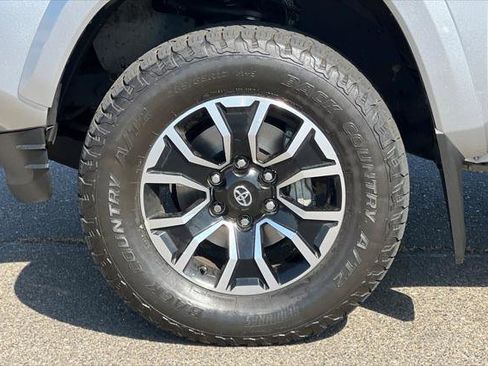 Certified 2022 Toyota Tacoma TRD Sport w/ Technology Package AWD/4WD image 29