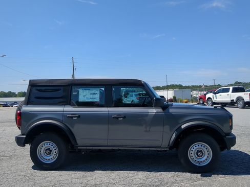 New 2025 Ford Bronco 4-Door image 2
