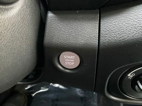 Certified 2022 Nissan Frontier SV w/ Technology Package AWD/4WD image 20