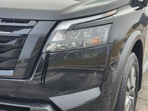 New 2025 Nissan Pathfinder SV w/ Black Appearance Package image 5