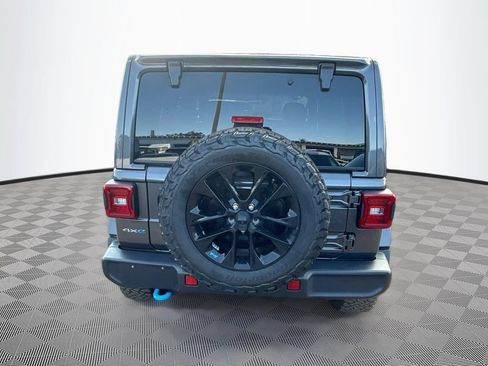 Used 2022 Jeep Wrangler Unlimited Sahara w/ Cold Weather Group AWD/4WD image 7