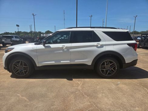 New 2026 Ford Explorer ST-Line w/ ST-Line Street Pack RWD image 8
