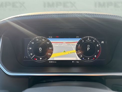 Used 2020 Land Rover Range Rover HSE image 24