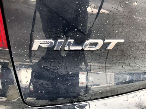 Used 2017 Honda Pilot Touring image 31