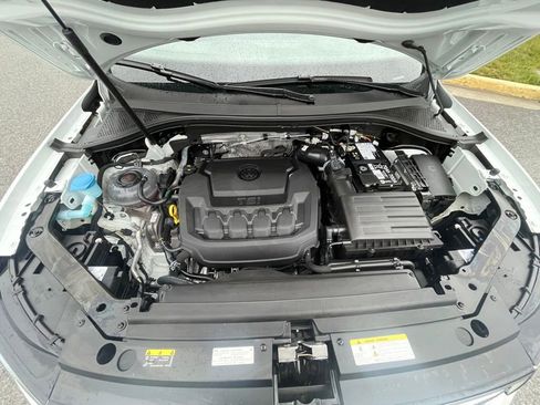 Used 2024 Volkswagen Tiguan SE FWD image 14