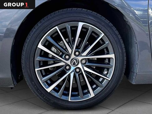 Used 2022 Lexus ES 350 w/ Premium Package image 8