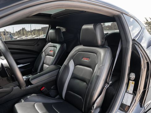 Used 2017 Chevrolet Camaro SS RWD image 20
