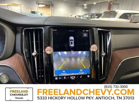 Used 2023 Volvo XC60 B5 Plus image 30