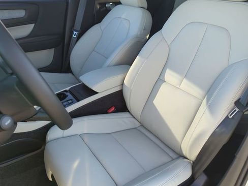 New 2026 Volvo XC40 B5 Plus w/ Protection Package Premier image 18