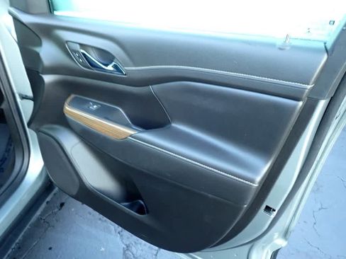 Certified 2023 GMC Acadia SLE w/ Driver Convenience Package image 26