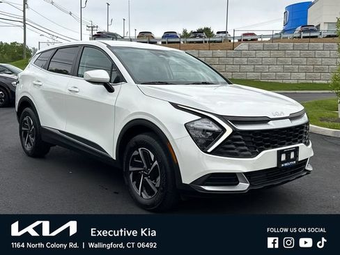 Used 2023 Kia Sportage LX AWD/4WD image 5