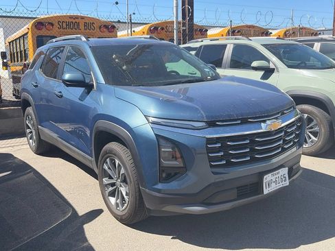 Used 2025 Chevrolet Equinox LT w/ Convenience Package II FWD image 4