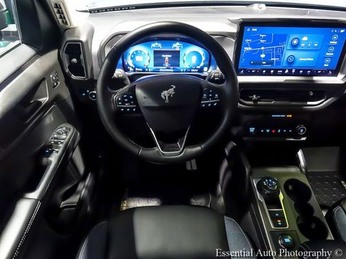 Used 2025 Ford Bronco Sport Outer Banks w/ Outer Banks Tech Package+ AWD/4WD image 17
