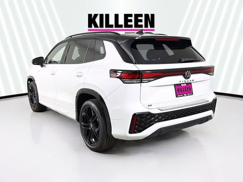 New 2026 Volkswagen Tiguan SE R-Line FWD image 5