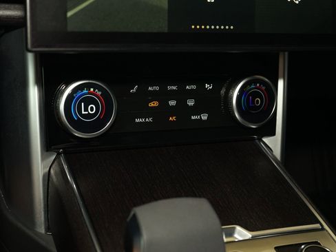 Used 2023 Land Rover Range Rover SE AWD/4WD image 20