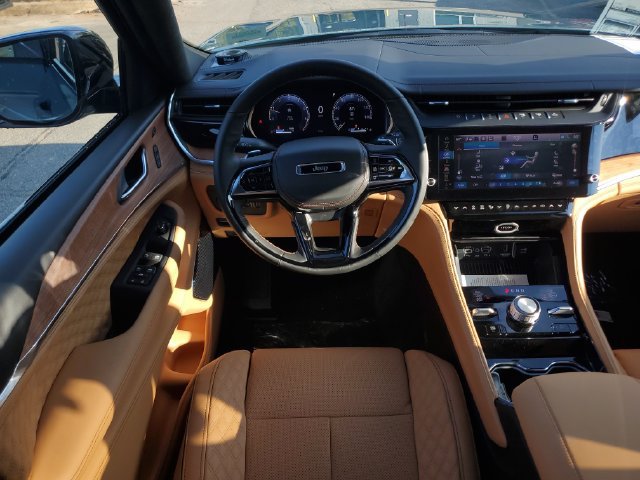 New 2027 Jeep Grand Cherokee Summit AWD/4WD image 16