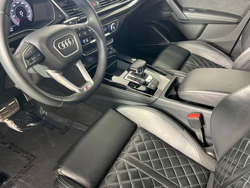 Used 2023 Audi SQ5 Premium Plus w/ Premium Plus Package image 9