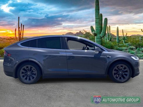 Used 2018 Tesla Model X 75D AWD/4WD image 2