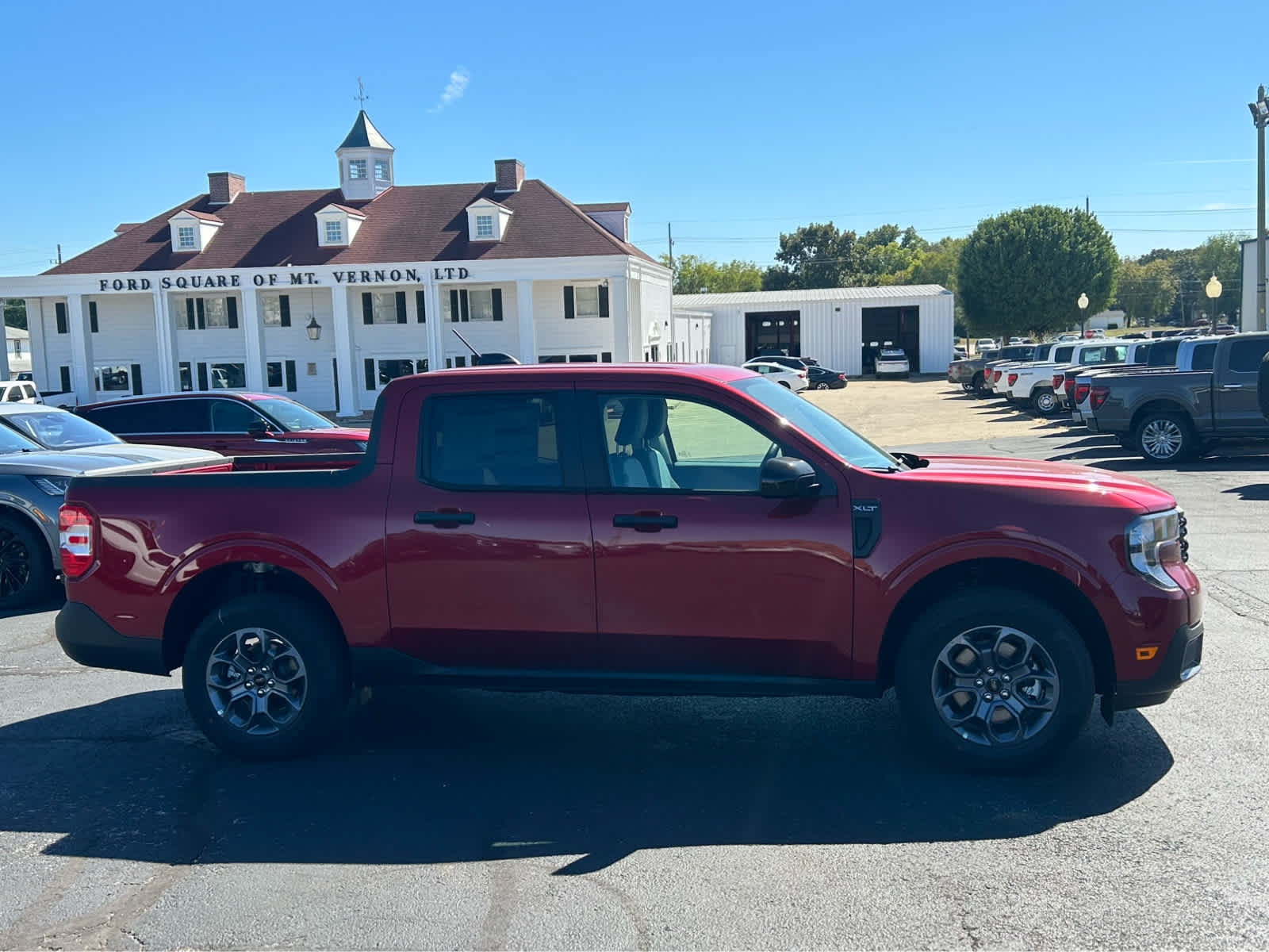 New 2026 Ford Maverick XLT w/ Equipment Group 301A AWD/4WD image 2