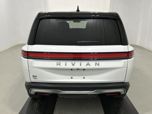 Used 2024 Rivian R1S Adventure AWD/4WD image 4