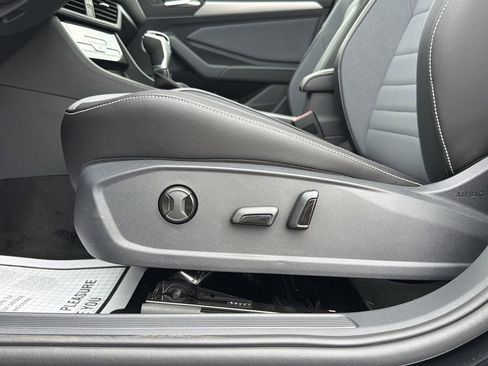 New 2026 Volkswagen Jetta SE image 22