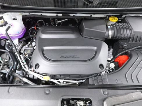 New 2027 Chrysler Pacifica Select FWD image 30