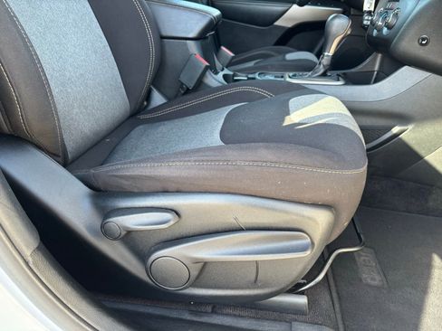 Used 2018 Jeep Cherokee Sport FWD image 22