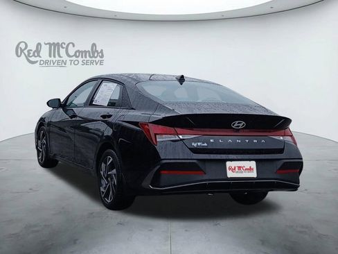 Used 2025 Hyundai Elantra Sport image 3