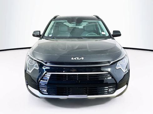 Used 2024 Kia Niro EX Touring image 6