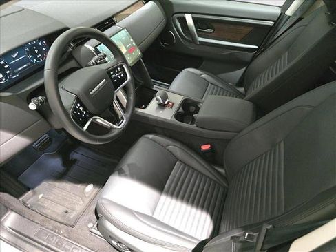 Used 2024 Land Rover Discovery Sport S image 17