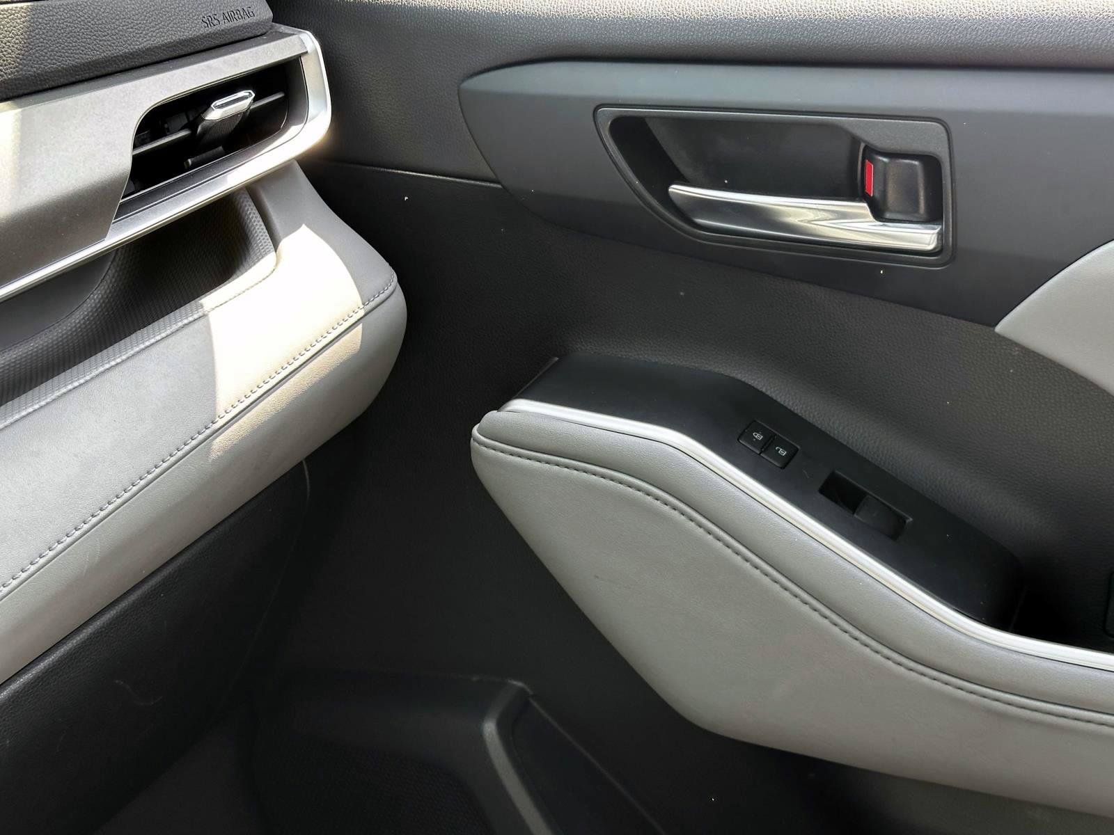 Certified 2021 Toyota Highlander XLE AWD/4WD image 27