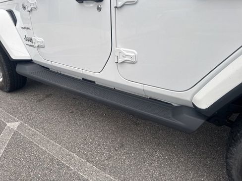 Used 2022 Jeep Wrangler Unlimited Sahara w/ Cold Weather Group image 11