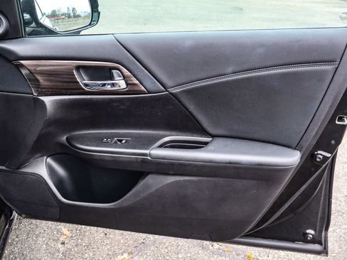 Used 2016 Honda Accord EX-L image 35